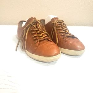 Frye low top Mindy Leather Sneakers,  size 8